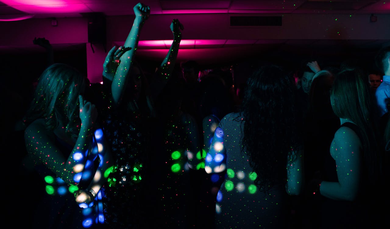 De beste verlichting voor een huisfeest – zo creëer je de perfecte sfeer